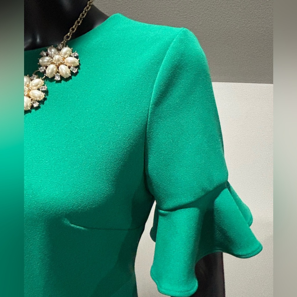 Beautiful Calvin Klein Bell Sleeve Sheath Green Dress 8 $115 - Picture 2 of 8